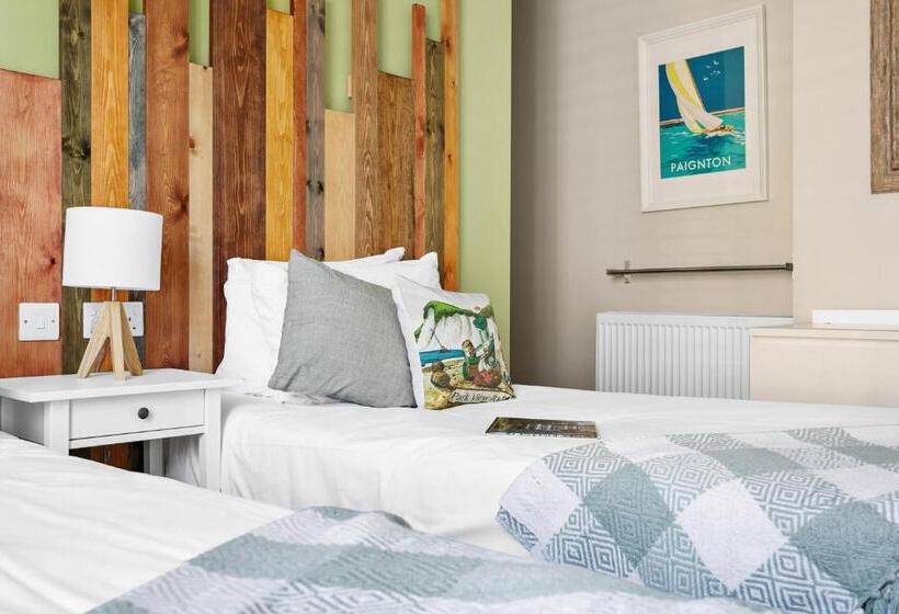 Park View R & R   Adult Only   Self Catering   Free Parking   Ev Point