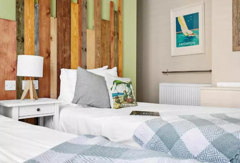 Park View R & R   Adult Only   Self Catering   Free Parking   Ev Point