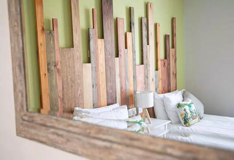 Park View R & R   Adult Only   Self Catering   Free Parking   Ev Point