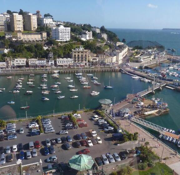 Park View R & R   Adult Only   Self Catering   Free Parking   Ev Point