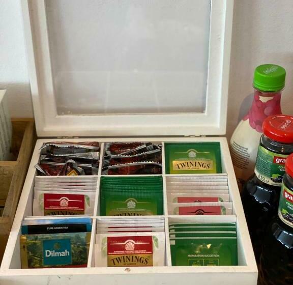 پانسیون Eden By The Mountain