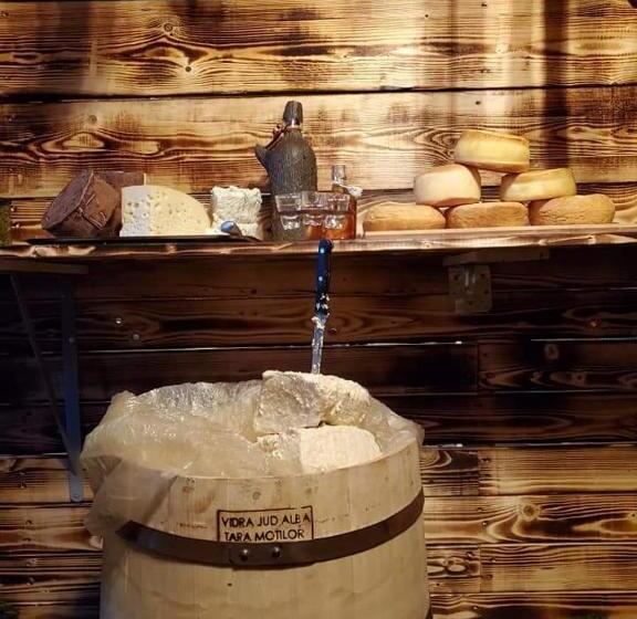 پانسیون Eden By The Mountain