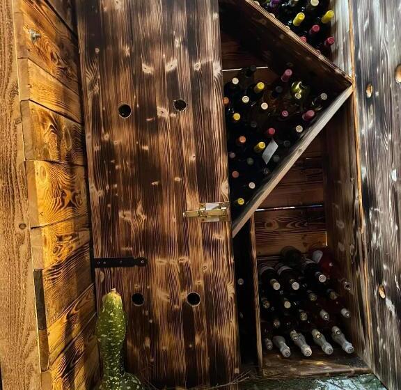 پانسیون Eden By The Mountain