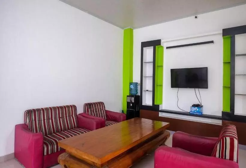 Majatalo Reddoorz Near Pakuwon Mall Solo Baru