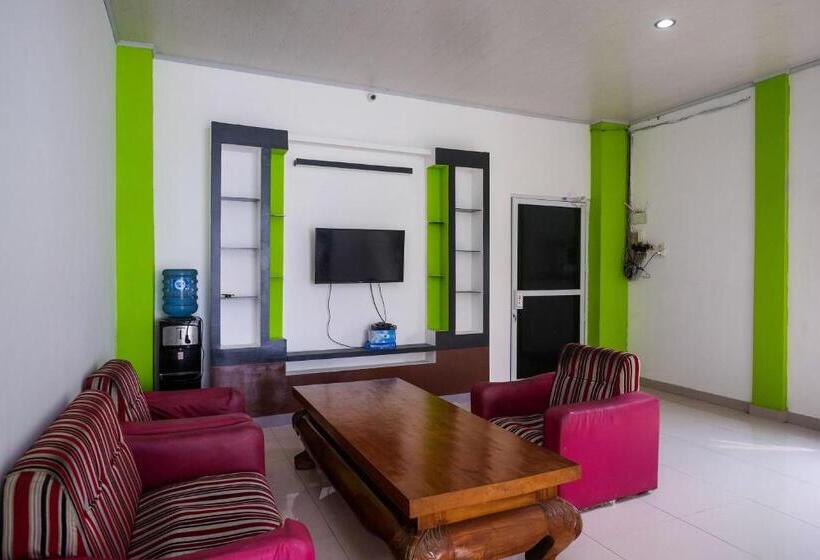 פנסיון Reddoorz Near Pakuwon Mall Solo Baru