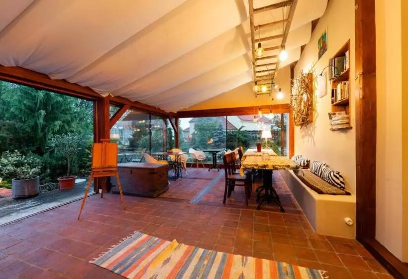 Retkeilymaja Penzion Na Hostici