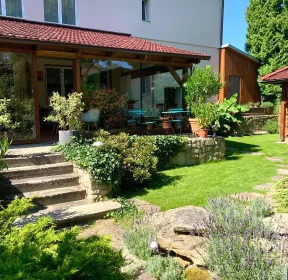 Retkeilymaja Penzion Na Hostici