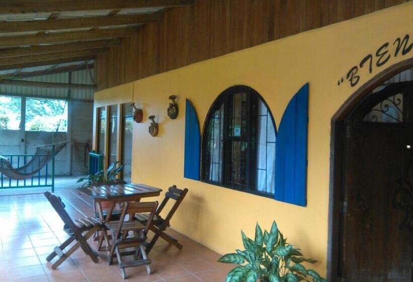 هاستل Rio Celeste Backpackers