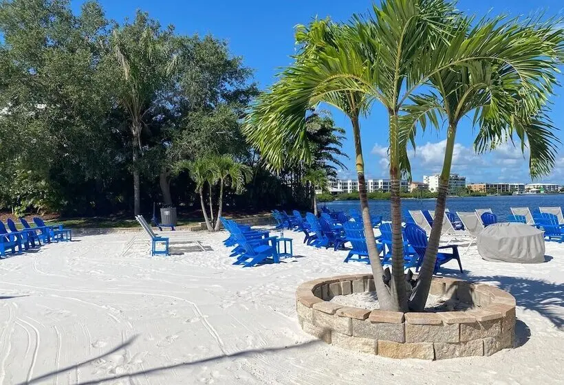 Hotelli The Suites At Fishermen S Village 2 Bedroom Suites