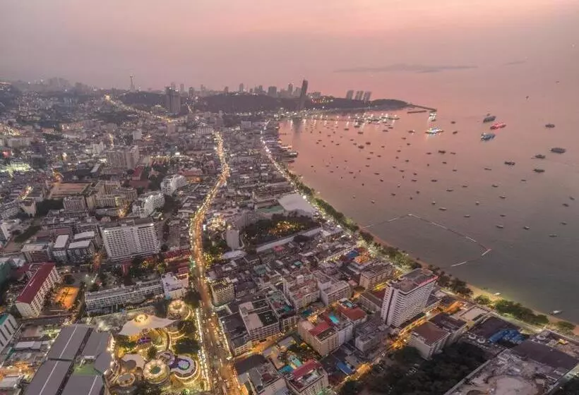 فندق Baraquda Heeton Pattaya By Compass Hospitality