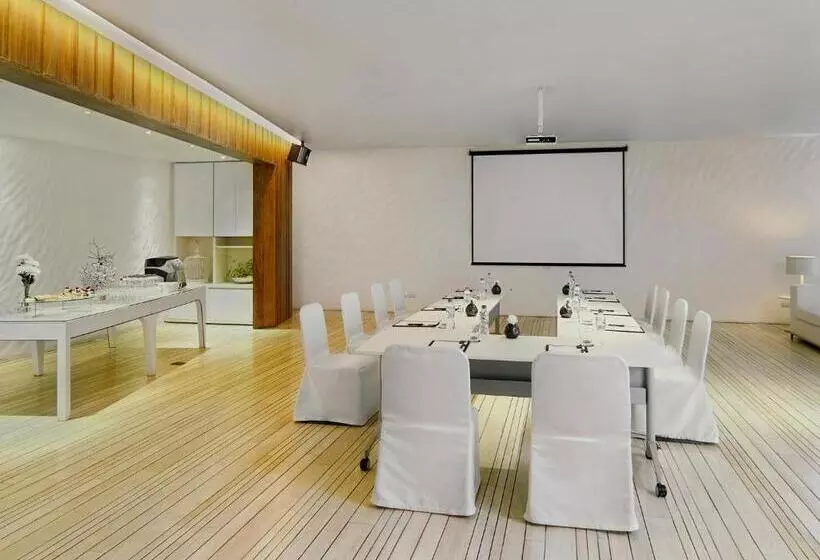 فندق Baraquda Heeton Pattaya By Compass Hospitality