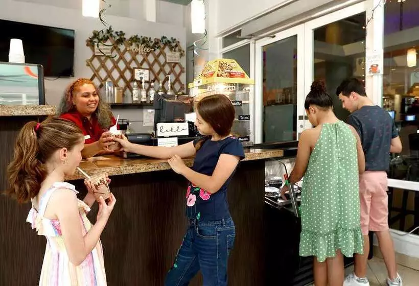 هتل Embassy Suites By Hilton Dorado Del Mar Beach Resort