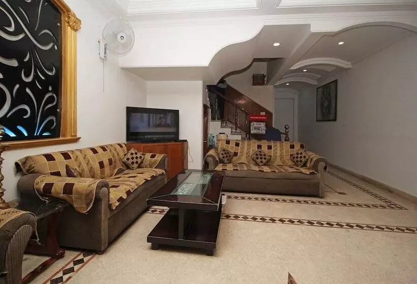 ホテル Fab Ashu Palace