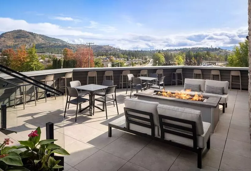 Отель Fairfield Inn & Suites By Marriott West Kelowna