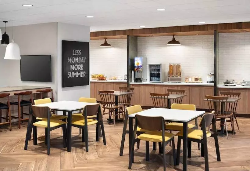 Отель Fairfield Inn & Suites By Marriott West Kelowna