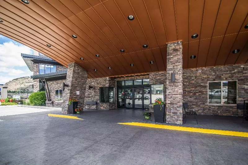 Отель Fairfield Inn & Suites By Marriott West Kelowna
