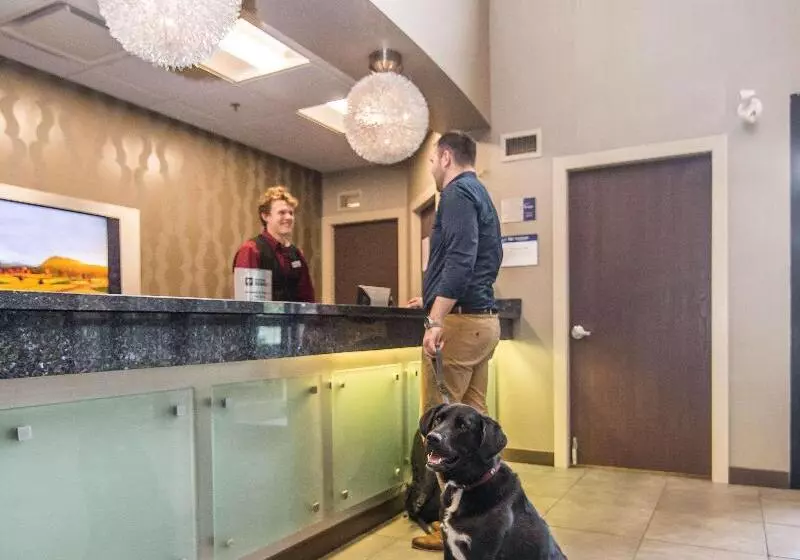 Отель Fairfield Inn & Suites By Marriott West Kelowna