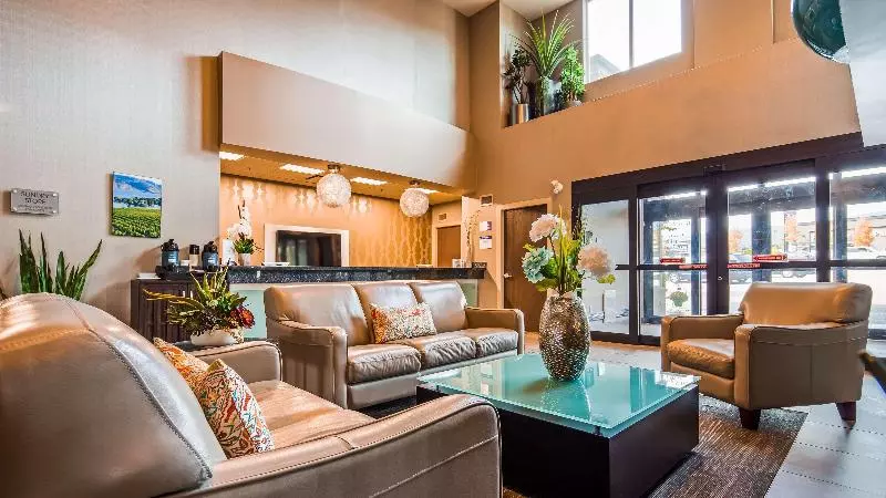 Отель Fairfield Inn & Suites By Marriott West Kelowna