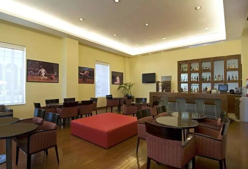 Otel Fiesta Inn Express Ciudad Obregón