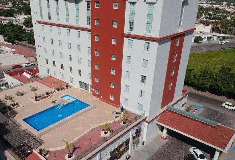 فندق Fiesta Inn Express Ciudad Obregón