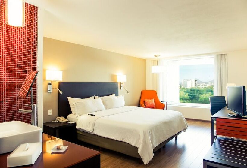 فندق Fiesta Inn Express Ciudad Obregón