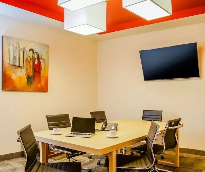 Hotel Fiesta Inn Monterrey Fundidora