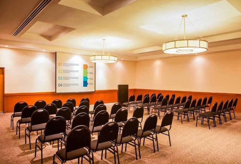 فندق Fiesta Inn Monterrey Fundidora