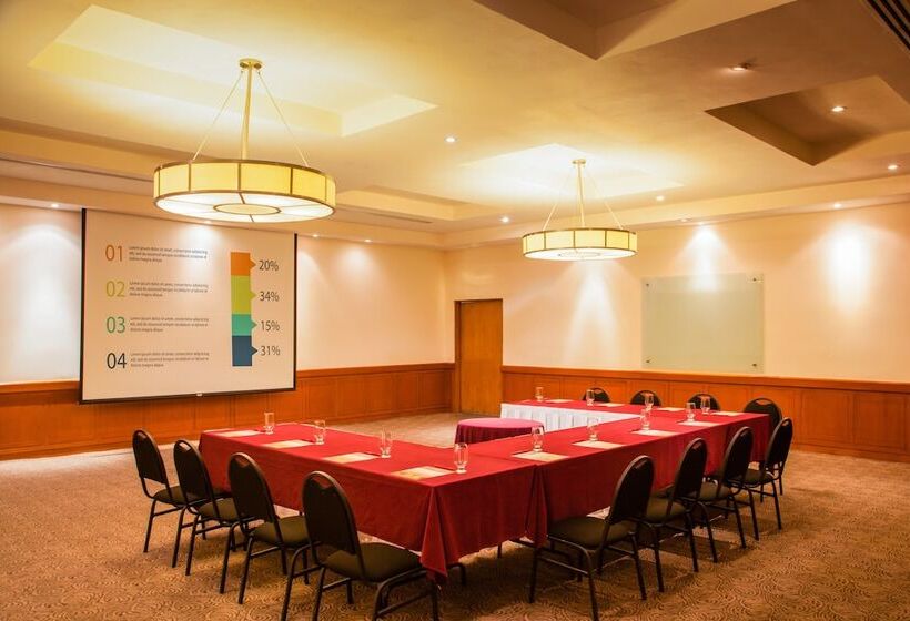 فندق Fiesta Inn Monterrey Fundidora