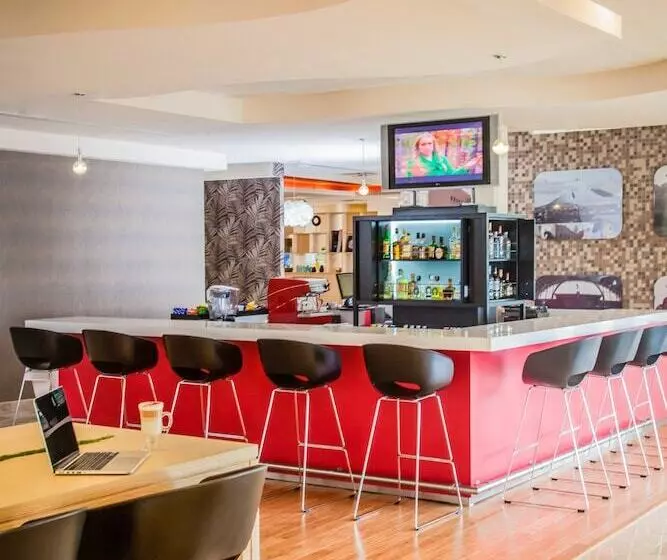 Hotel Fiesta Inn Monterrey Fundidora