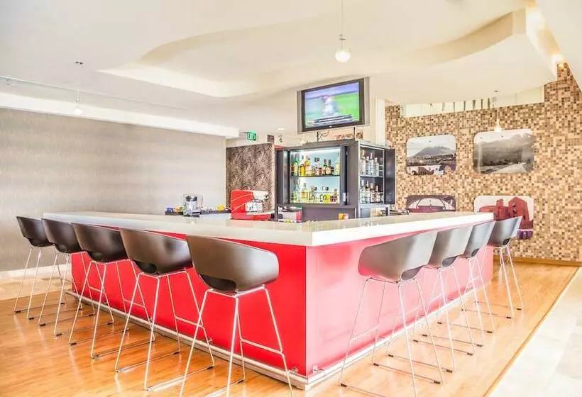 Hotel Fiesta Inn Monterrey Fundidora