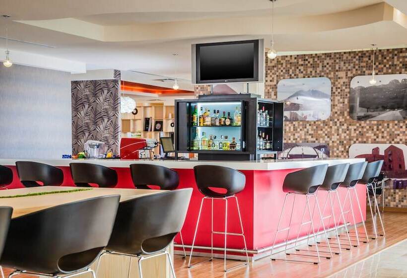 فندق Fiesta Inn Monterrey Fundidora