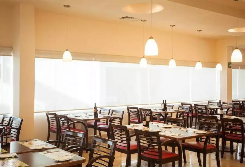 Hotel Fiesta Inn Monterrey Fundidora