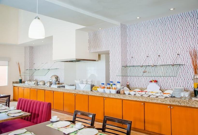 فندق Fiesta Inn Monterrey Fundidora