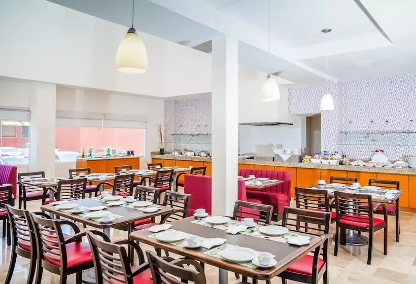 Hotel Fiesta Inn Monterrey Fundidora