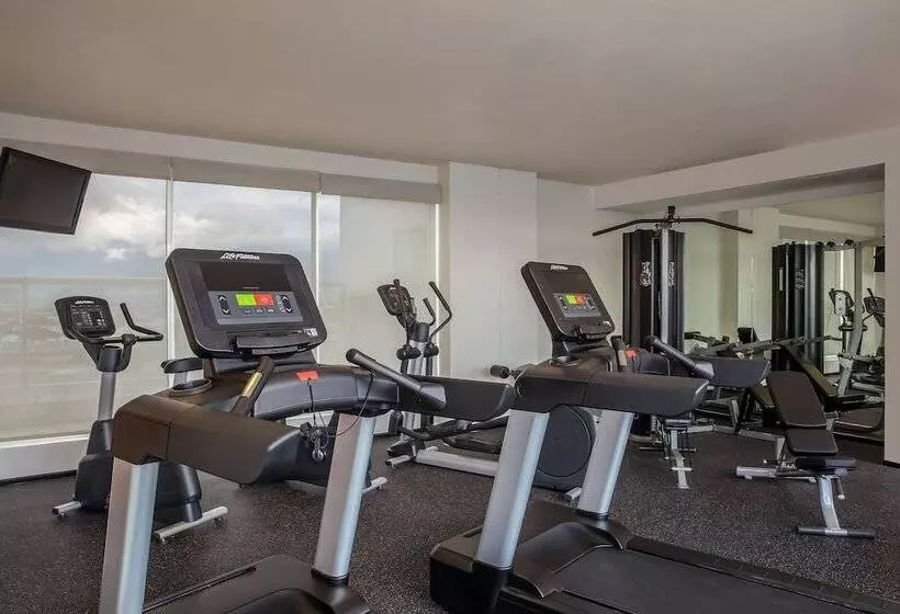 Hotel Fiesta Inn Monterrey Fundidora