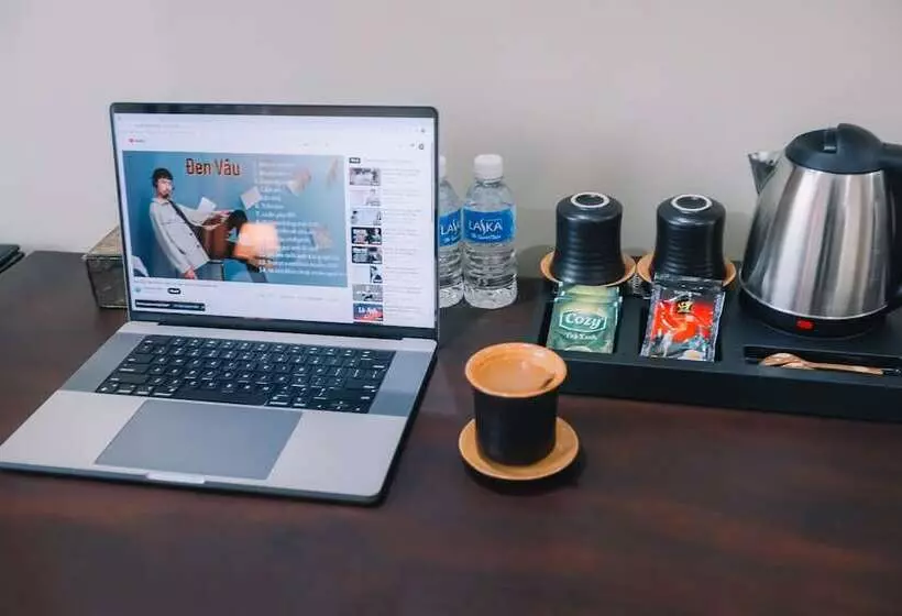 Hanoi Lake View Hotel & Travel