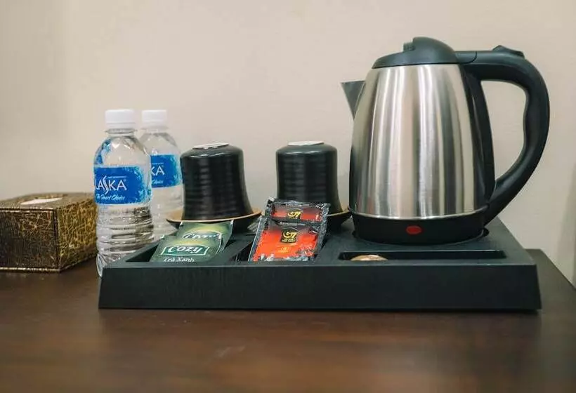 Hanoi Lake View Hotel & Travel