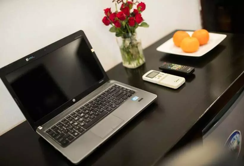 Hanoi Lake View Hotel & Travel