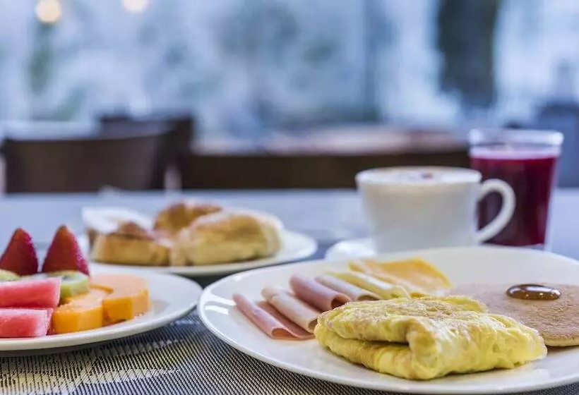 ホテル Holiday Inn Express Quito, An Ihg