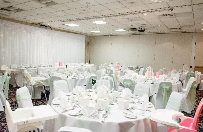 فندق Holiday Inn Leeds Wakefield M1 Jct40, An Ihg