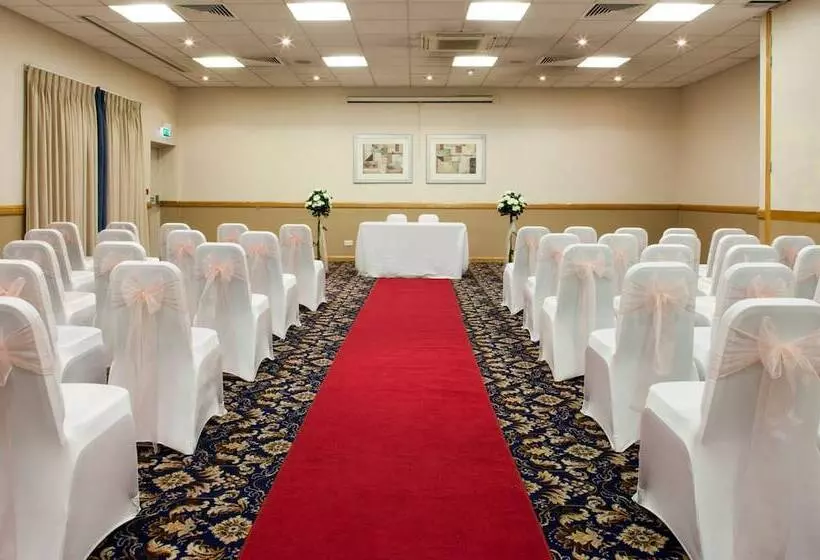 Отель Holiday Inn Leeds Wakefield M1 Jct40, An Ihg