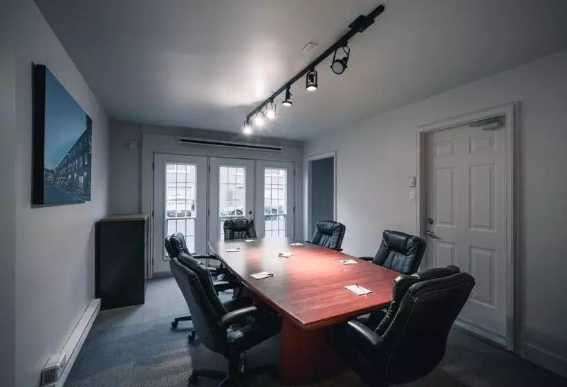 ホテル Hometel On Signal Hill