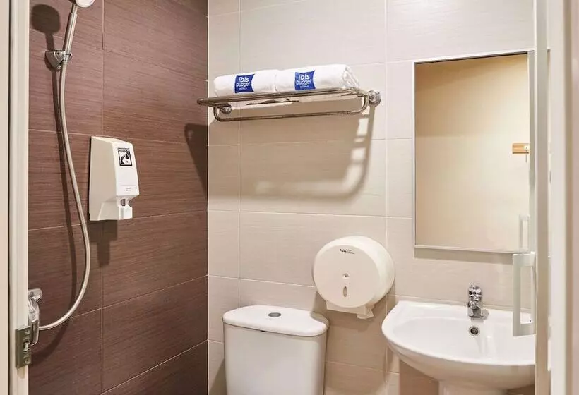 Hotel Ibis Budget Singapore West Coast