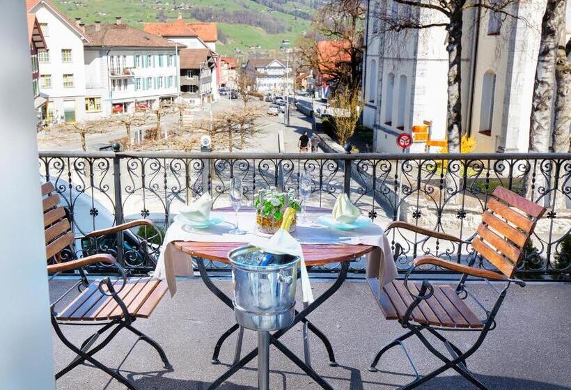 Hotel Kreuz By B Smart