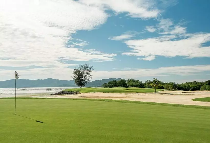Отель Mission Hills Phuket Golf Resort Sha Extra Plus