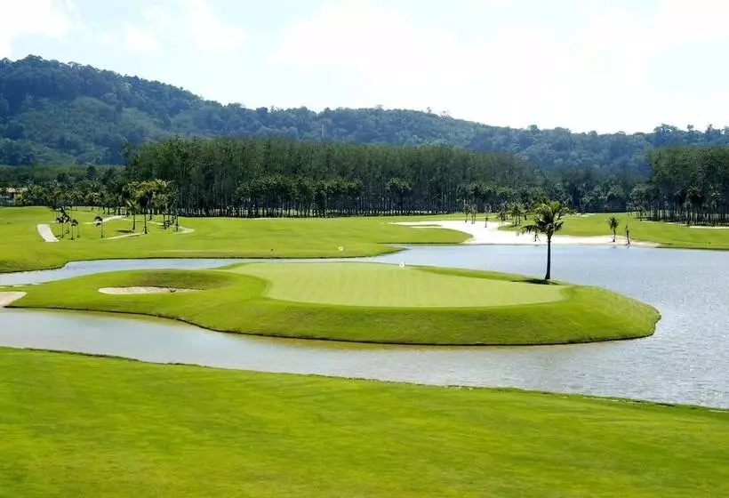 Отель Mission Hills Phuket Golf Resort Sha Extra Plus