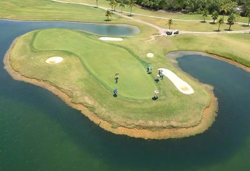 Отель Mission Hills Phuket Golf Resort Sha Extra Plus