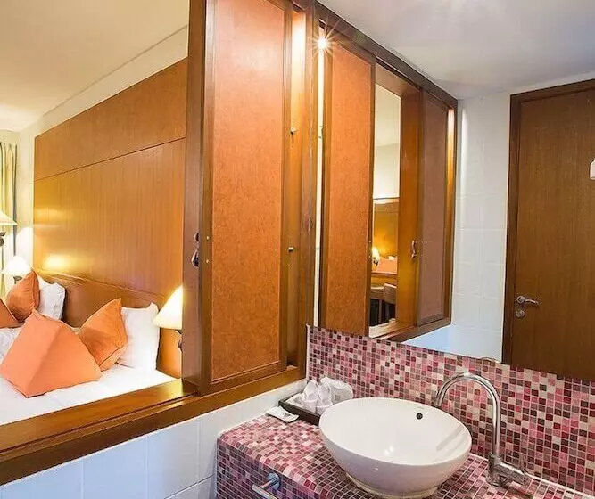 Отель Mission Hills Phuket Golf Resort Sha Extra Plus