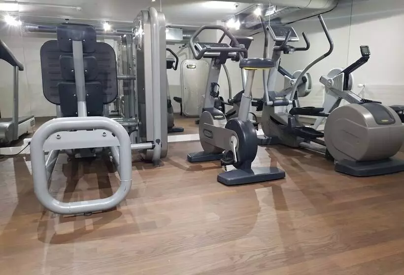 فندق Nash Airport