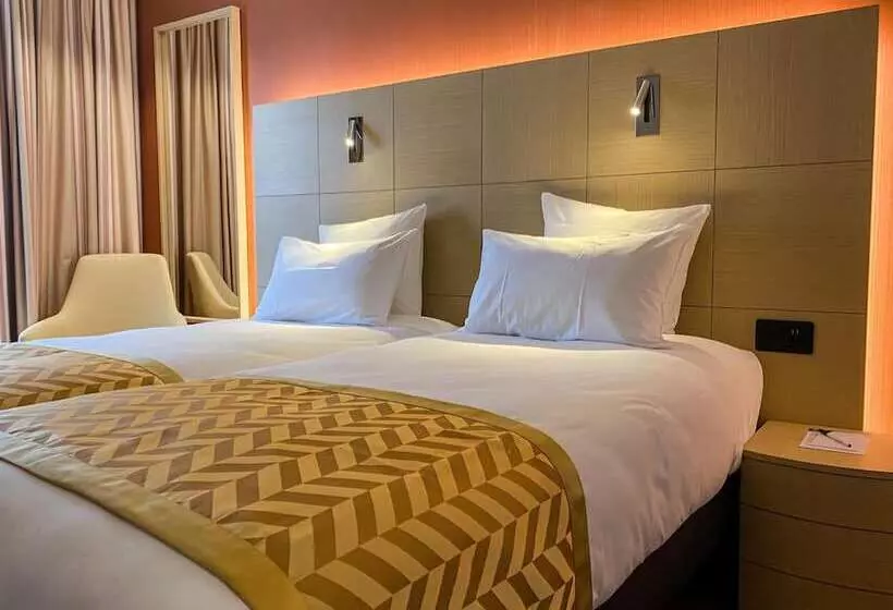 فندق Nash Airport